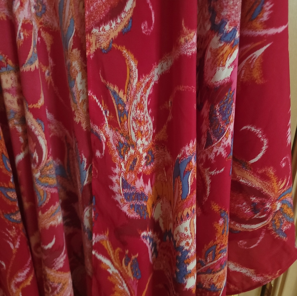 NWT Iman Plus Sz One SZ Fits Most Red Floral Wrap Shawl - Picture 2 of 7